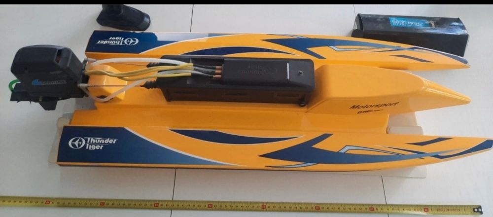Barco rc brushless troco por material de pesca