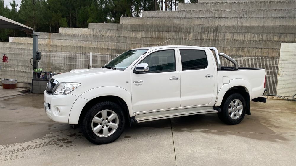 Toyota Hilux 3.0 D-4D 4WD CD Tracker