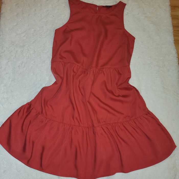 Sukienka czerwona r.38 zwiewna