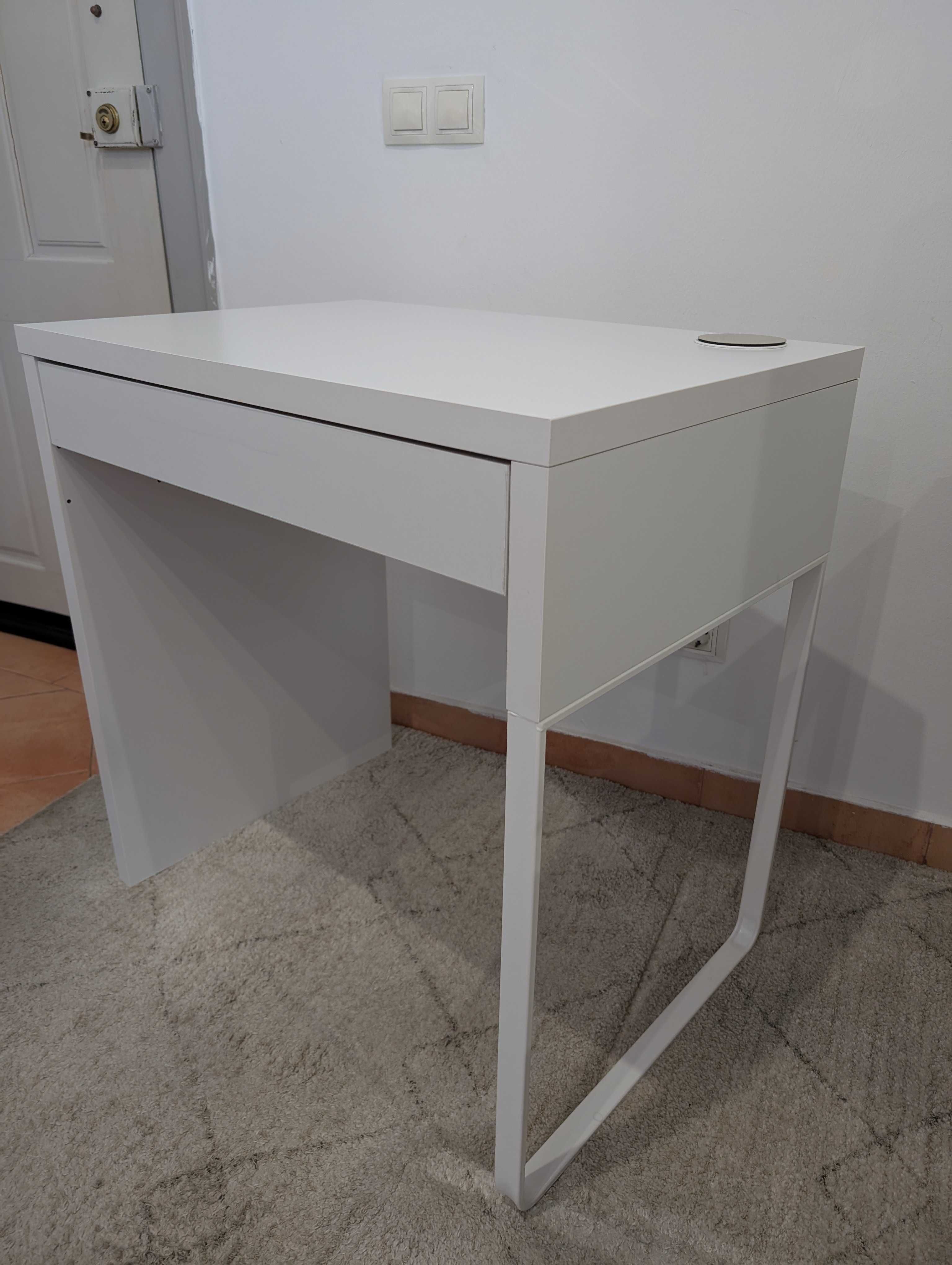 Secretária com gaveta IKEA