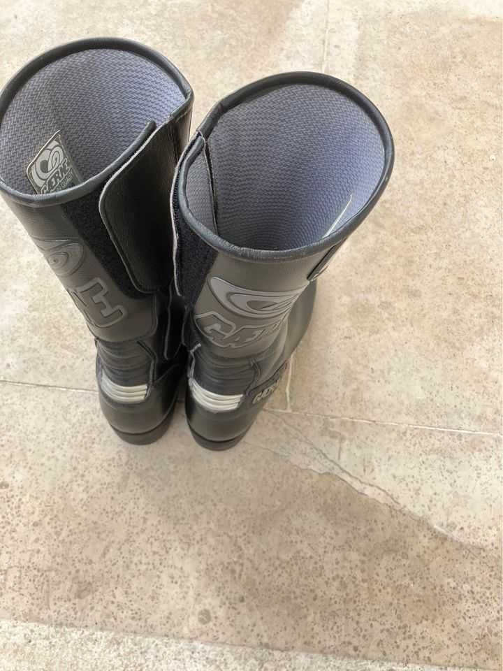 Botas couro genuino GAERNE