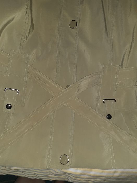 Куртка весняна жіноча.