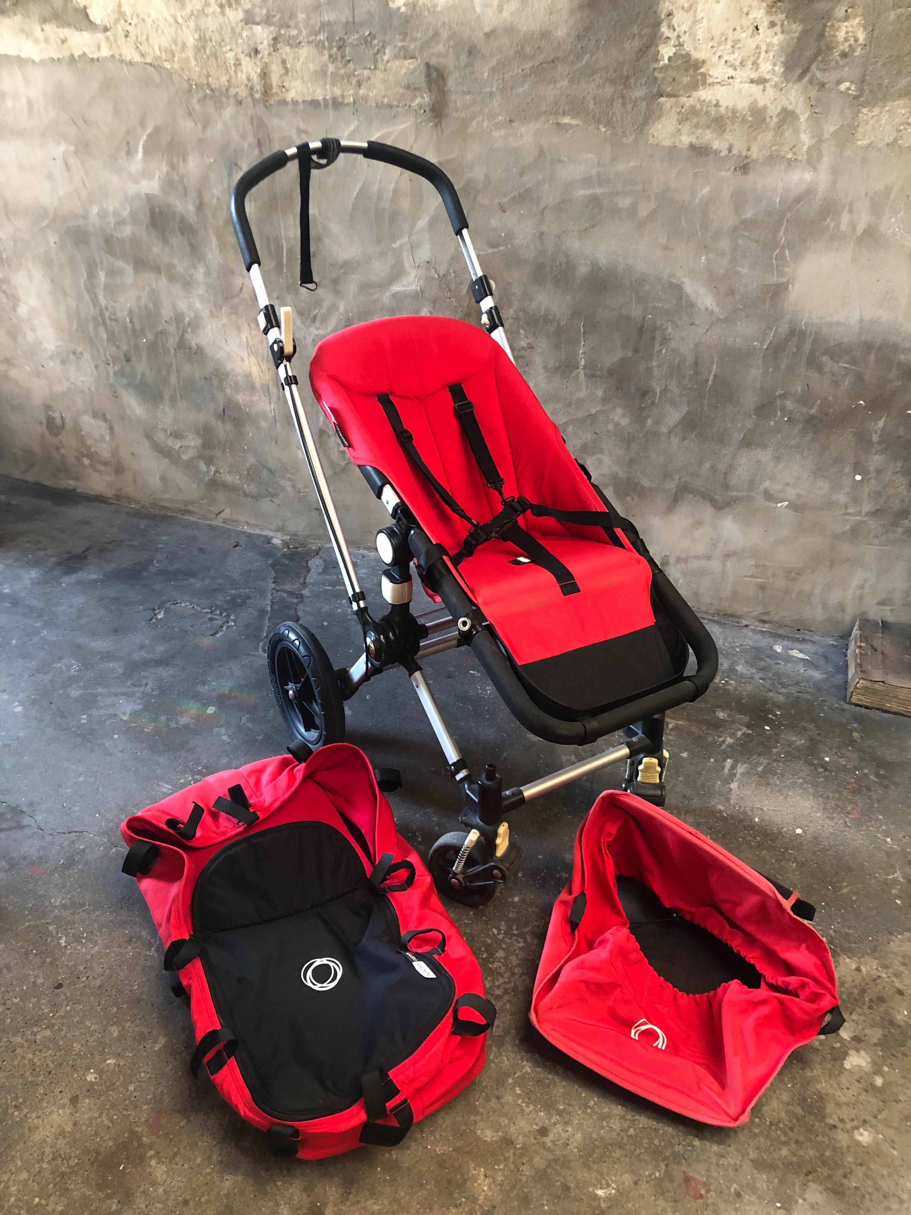 Carrinho bebé Bugaboo Cameleon com muitos accessories