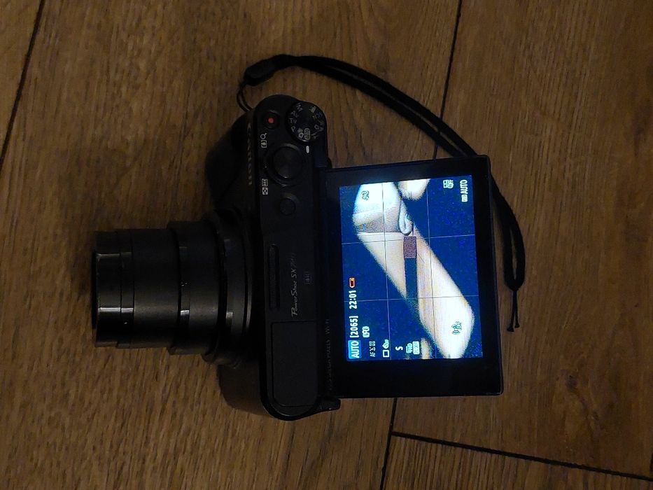 Canon SX740 HS..
