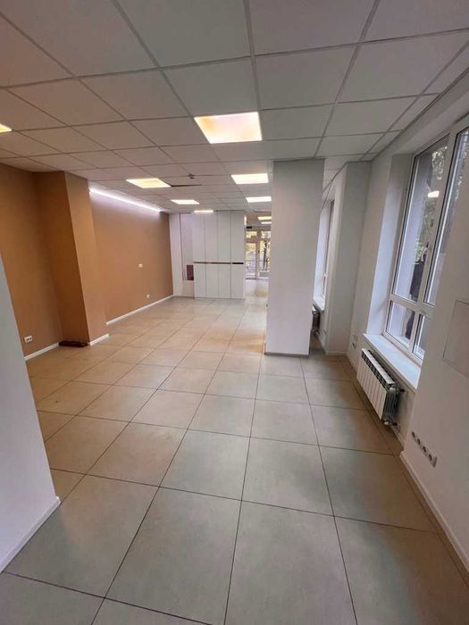 Без комісії! Фасадне приміщення 65 кв.м., Вознесенський узвіз, Поділ