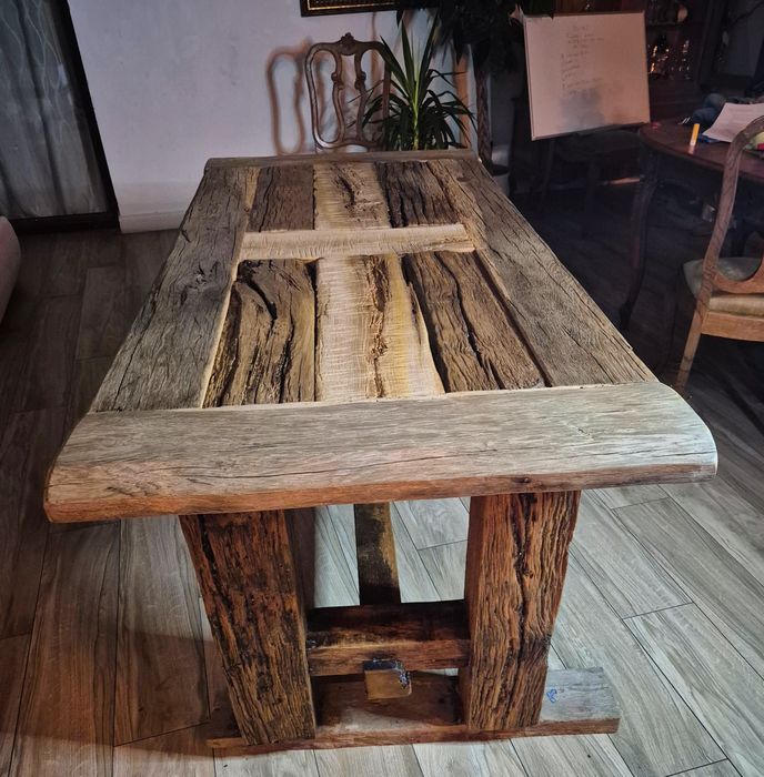Stół z wiekowego dębu, dębowy stół, stary dąb, stare drewno, vintage,