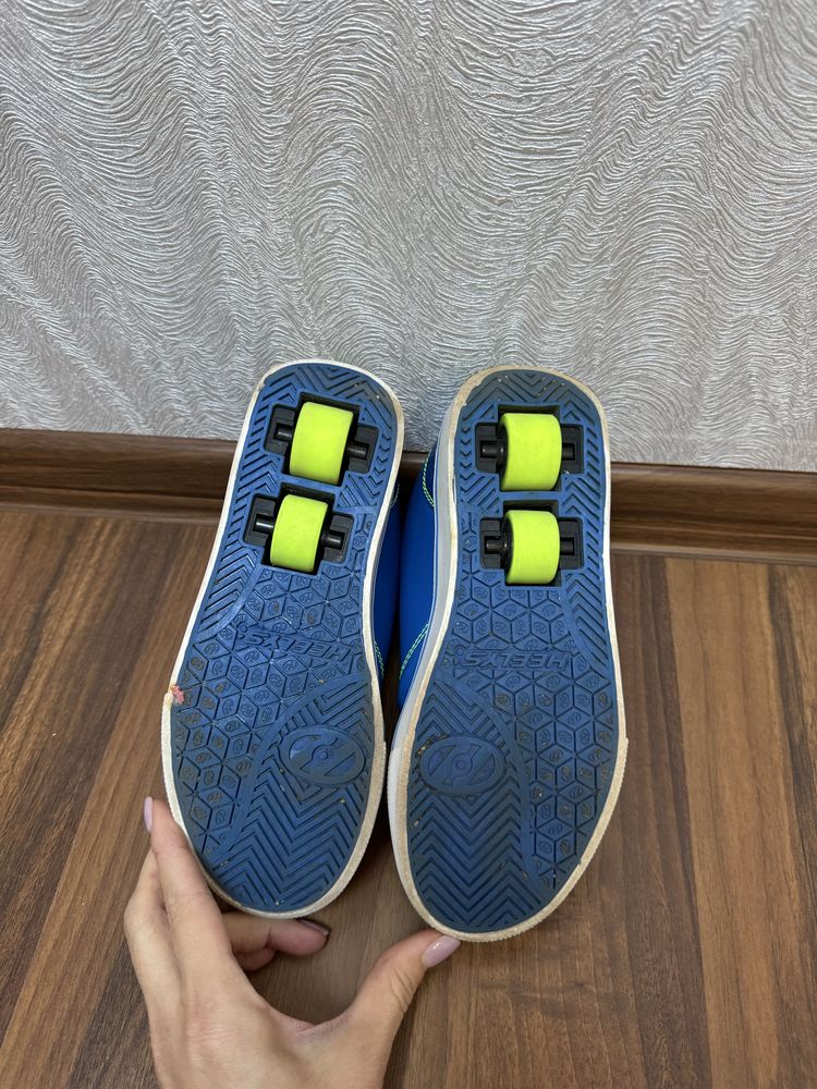 Роликові кросівки Heelys