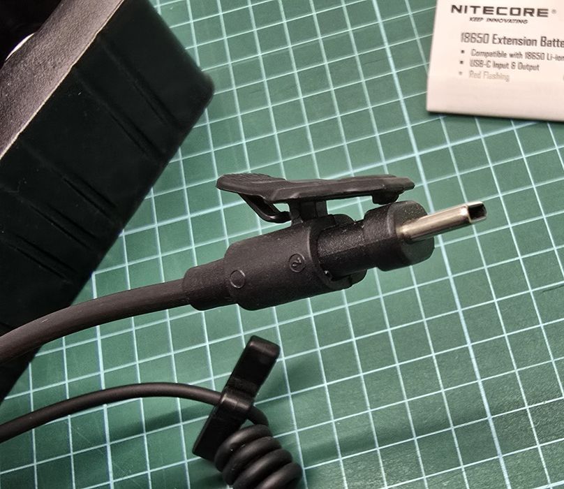 Nitecore lampka, ładowarka, powerbank