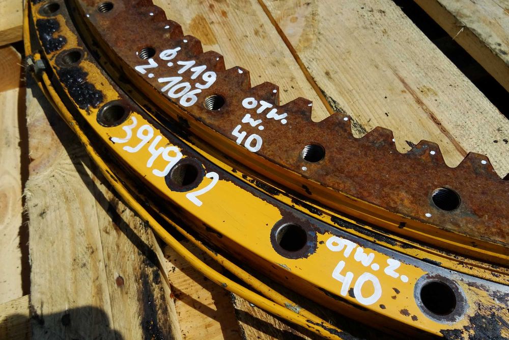 Wieniec obrotu. Łożysko obrotu do koparki Liebherr A900. Slewing ring