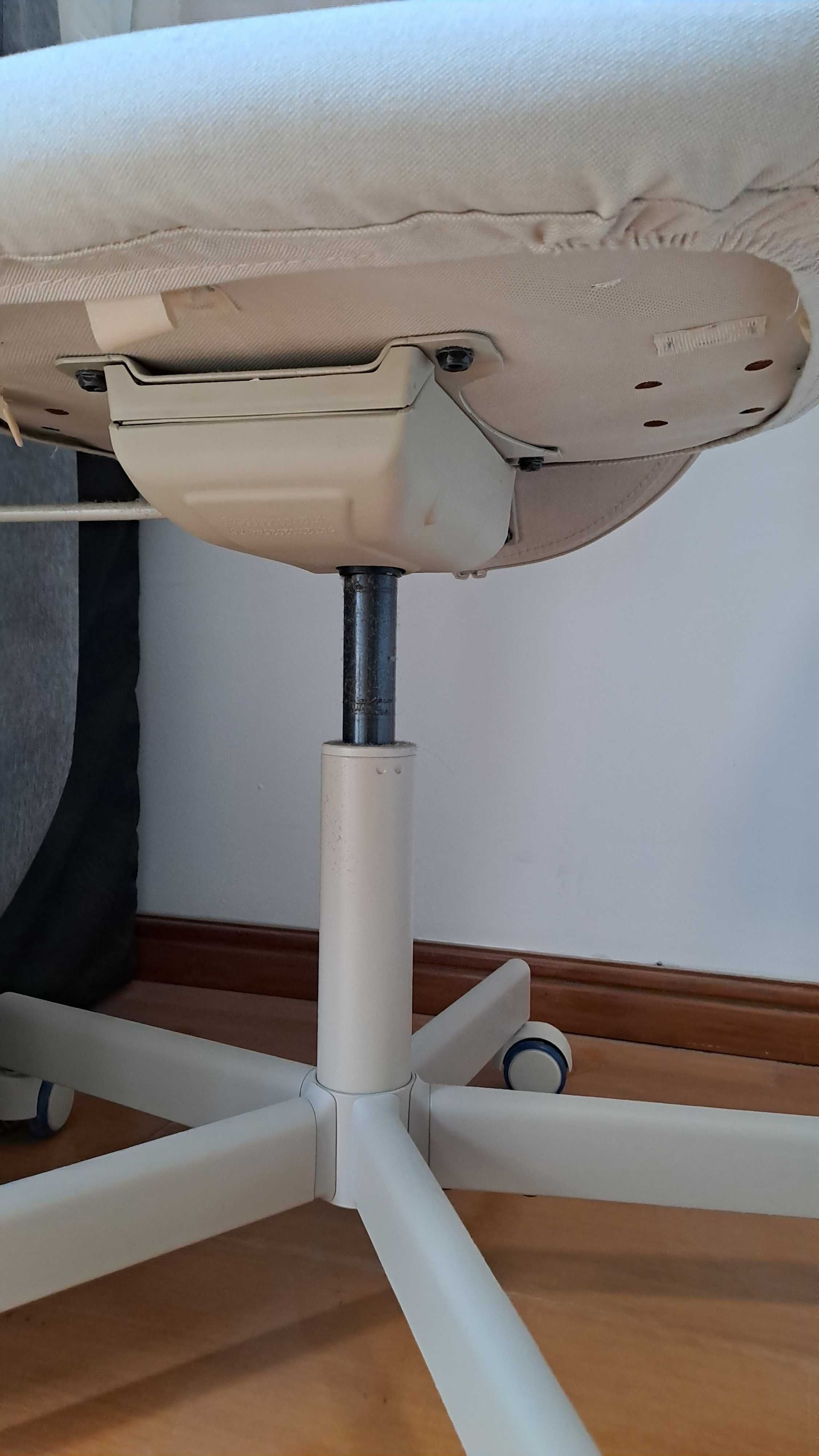Mesa e Cadeira Novinhos
