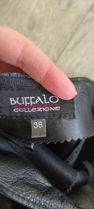 Чорна юбка натуральна шкіра