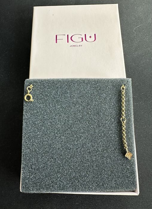 Pulseira personalizada Tomás aço banhada ouro 18k