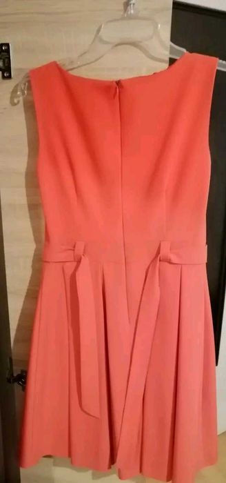 Sukienka z paskiem koralowa różowa 36