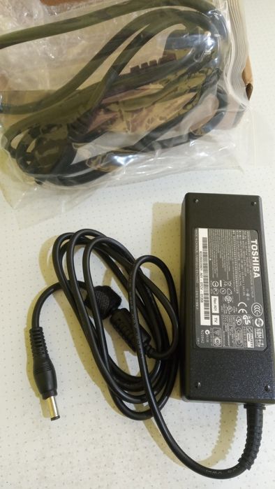 Зарядка Toshiba 19V  4.74A
