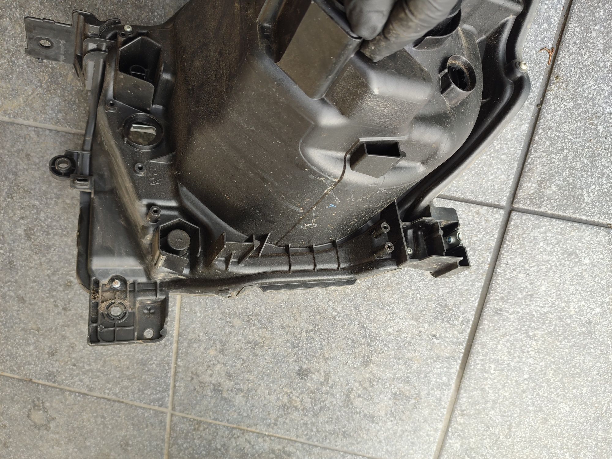 Lampa prawa przednia Suzuki ignis III idealna