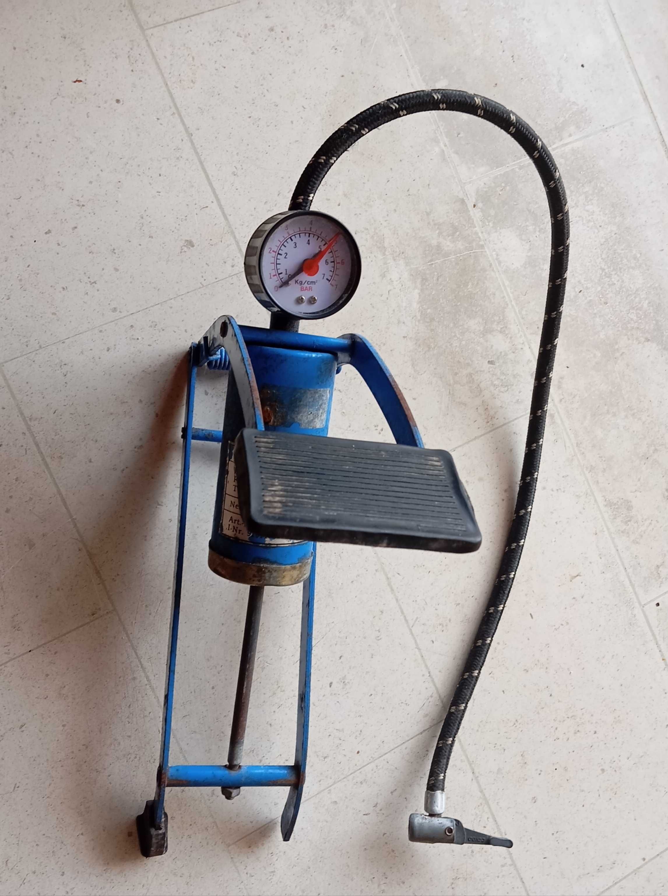 Bomba de ar / de pé - usada