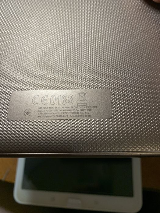 Планшети Samsung T561 на запчастини