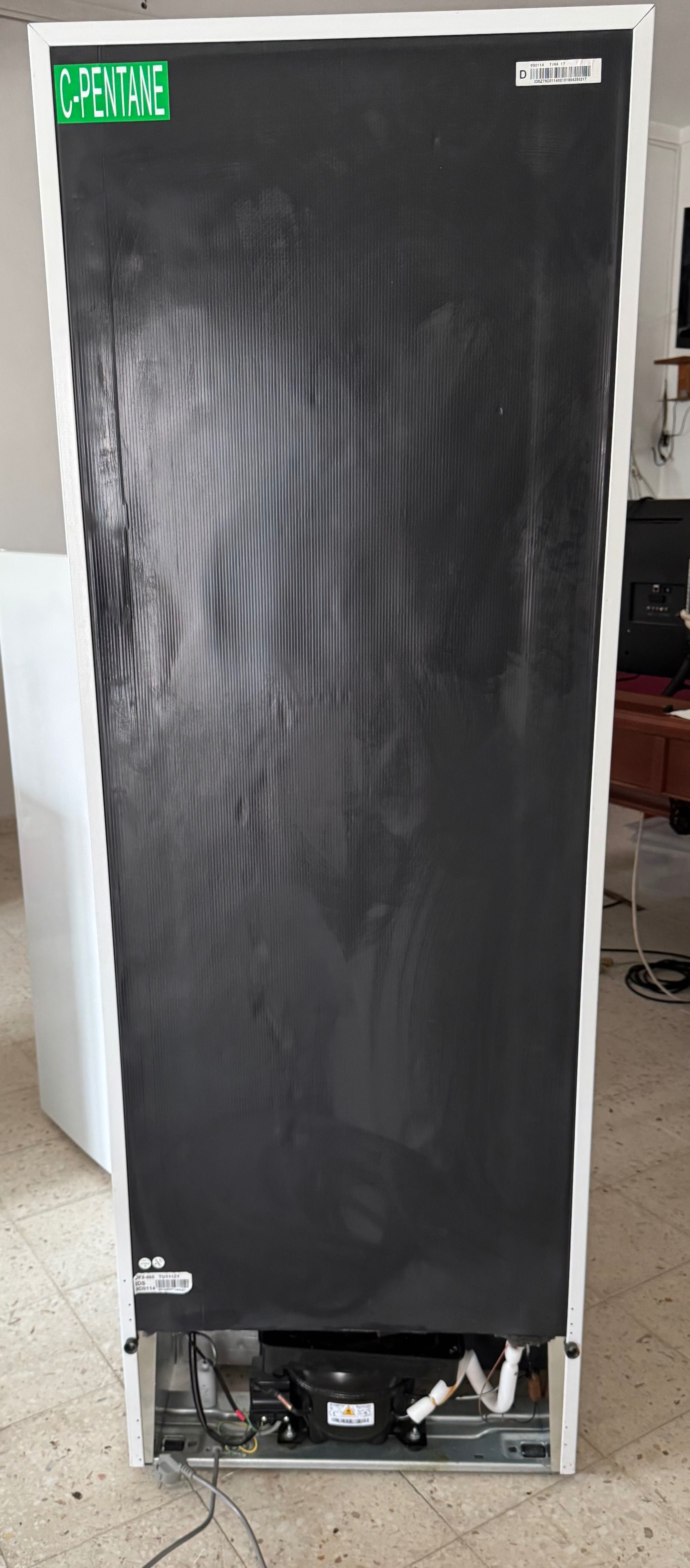 Frigorífico com duas portas Indesit