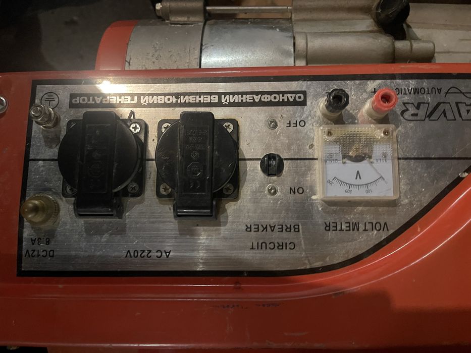 Однофазний електрогенератор на бензині