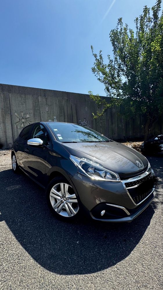 Peugeot 208 muito novo