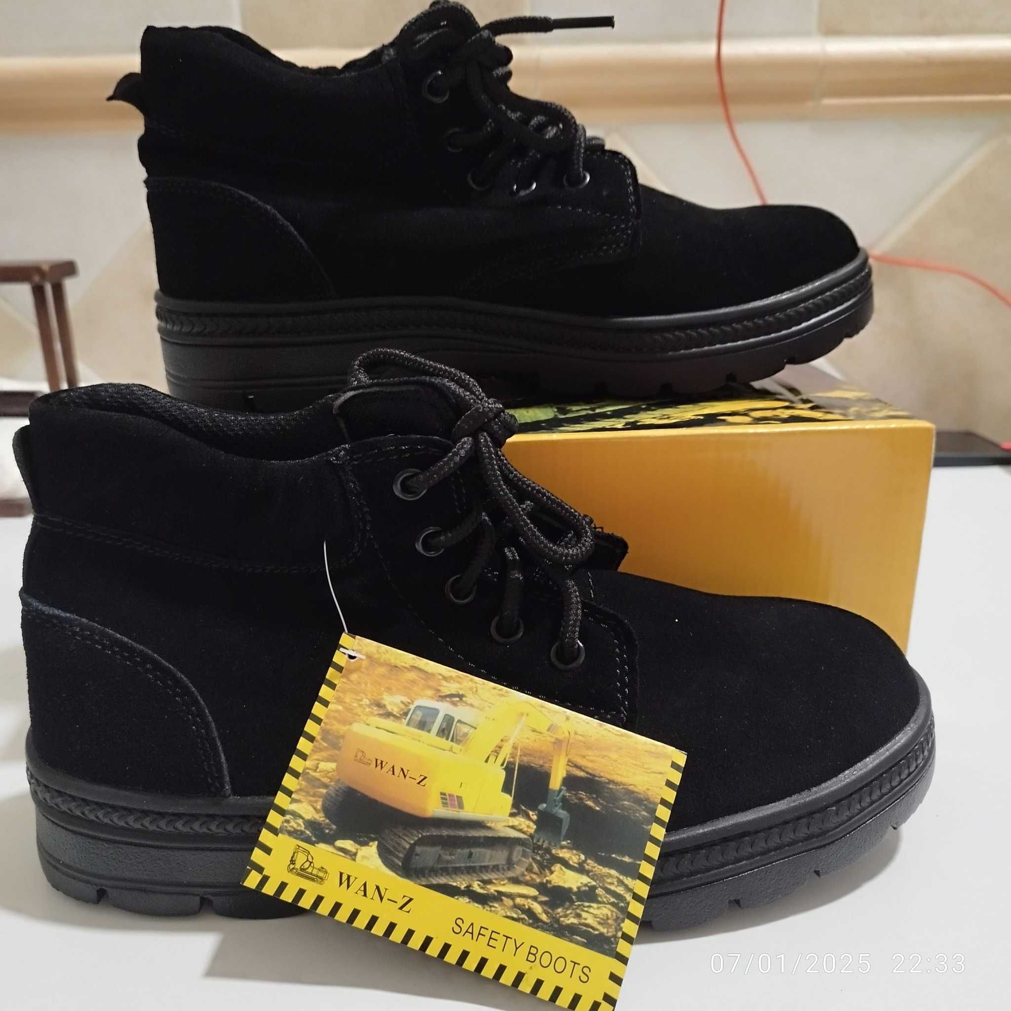 Botas Safety biqueira de Aço, Marca = WAN-Z  Novas a estrear Nº 42