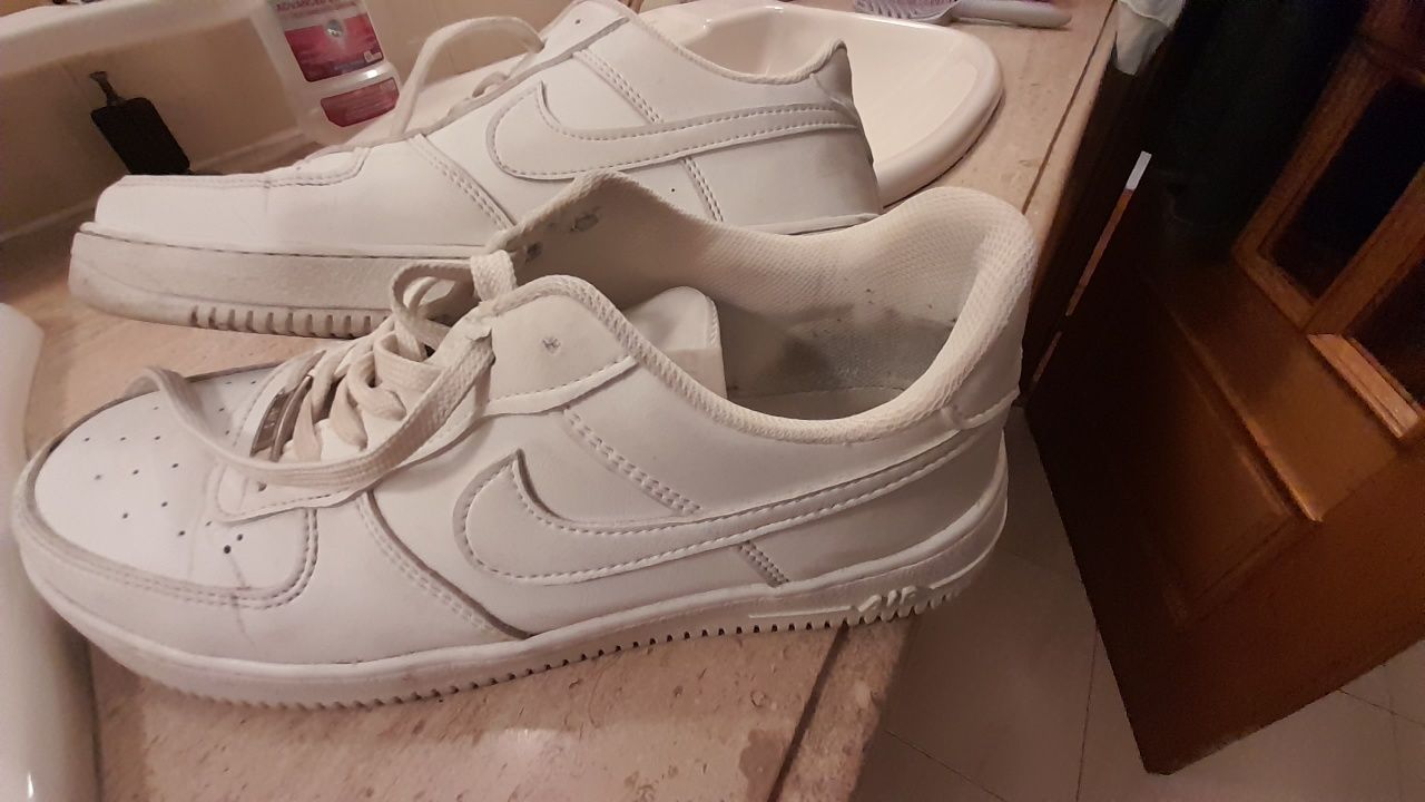 Nike Air Force de cor branca