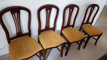 6 cadeiras de mesa de sala ou cozinha em madeira e almofadadas
