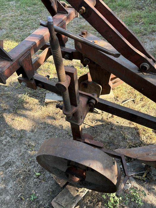 Продам Плуг ПЛН 3-35