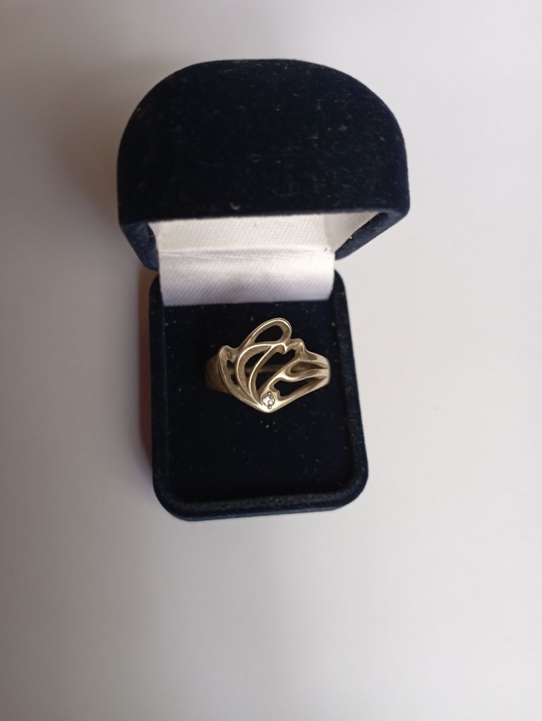 Женское серебряное кольцо 925 пробы