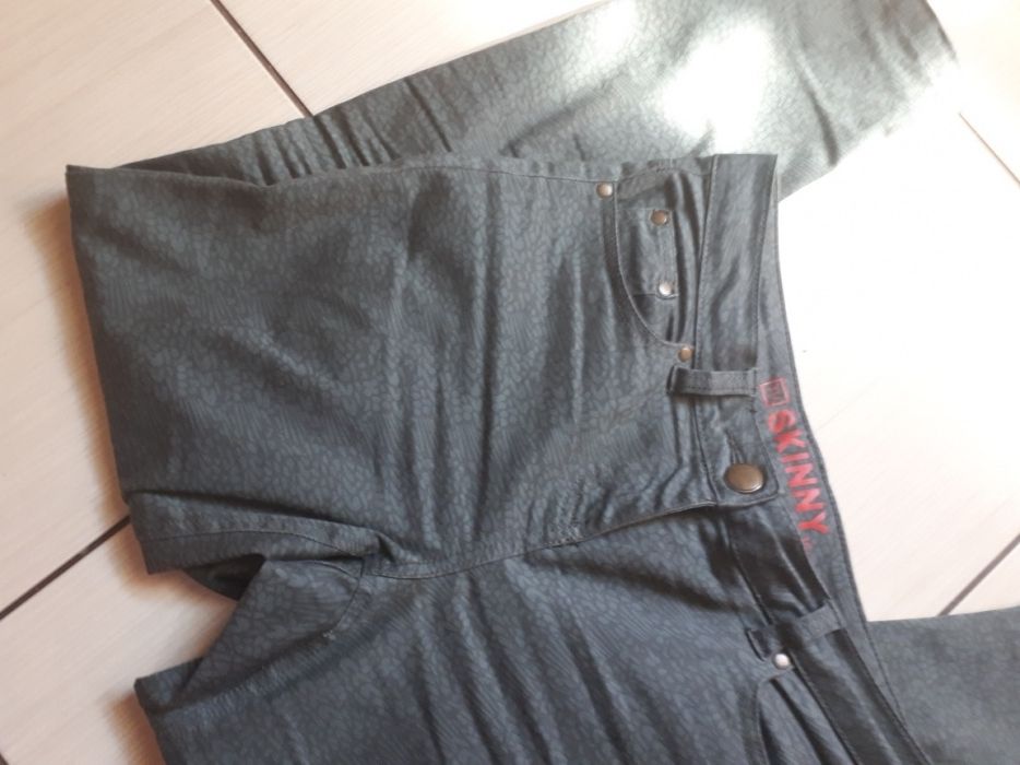 Spodnie Skinny khaki panterka roz M/L