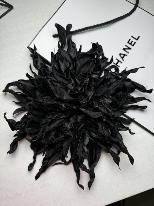 Брошь брошка цветок квітка на одяг