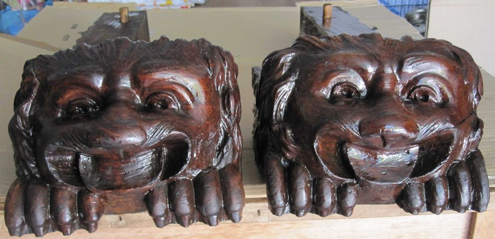 móvel renascença - aparador antigo com entalhes clássicos