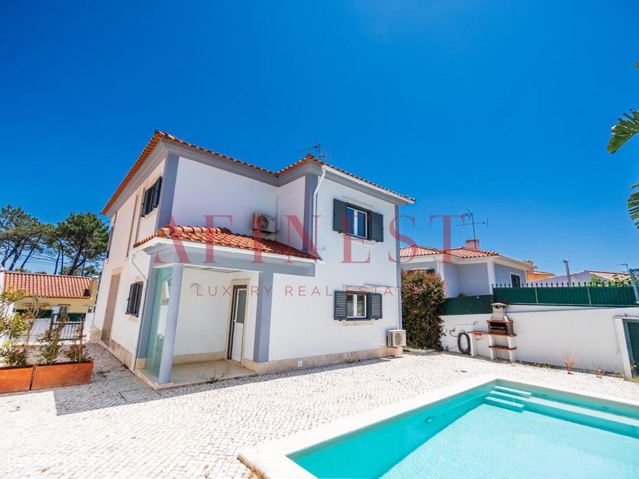 Moradia T3 + 1 No Estoril Com Piscina