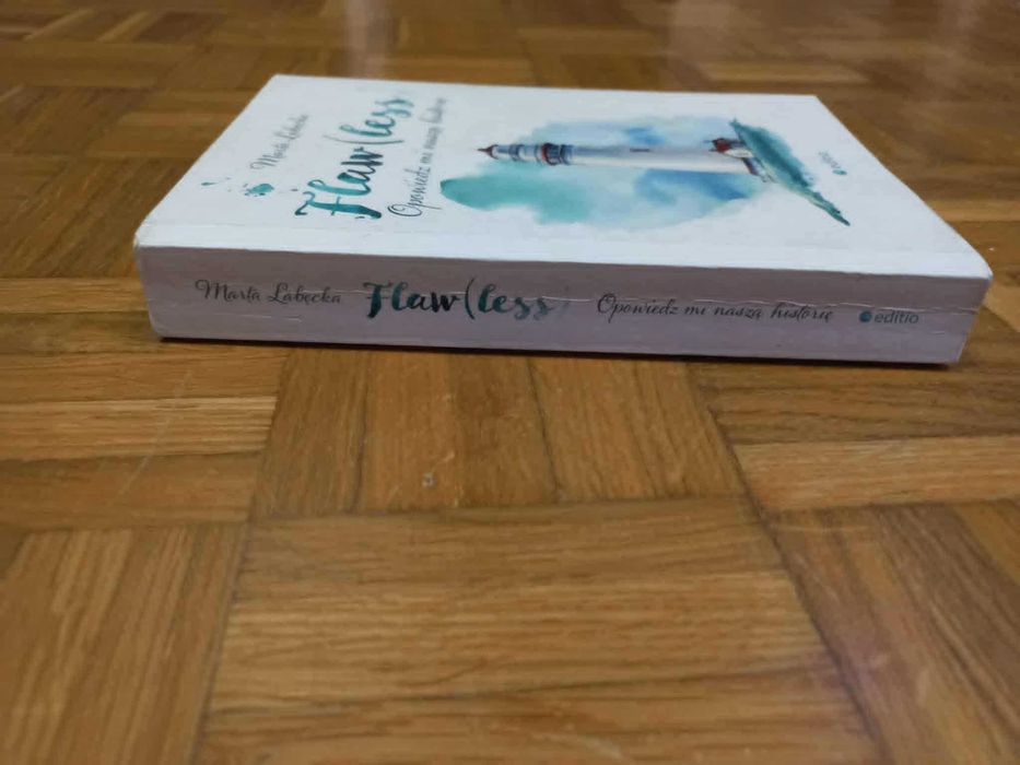 Książka "Flaw(less). Opowiedz mi naszą historię", Marta Łąbecka