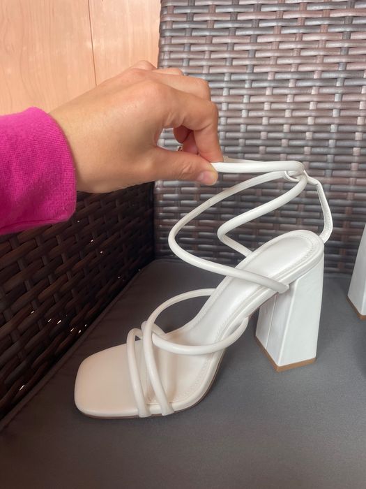 Продам босоніжки ,розмір 37,повністю нові ,ні разу не взувала