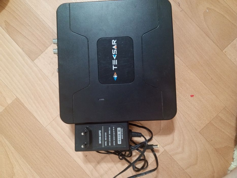 Це гібридний відеореєстратор Tecsar HD Neo-Futurist. 
Призначений для