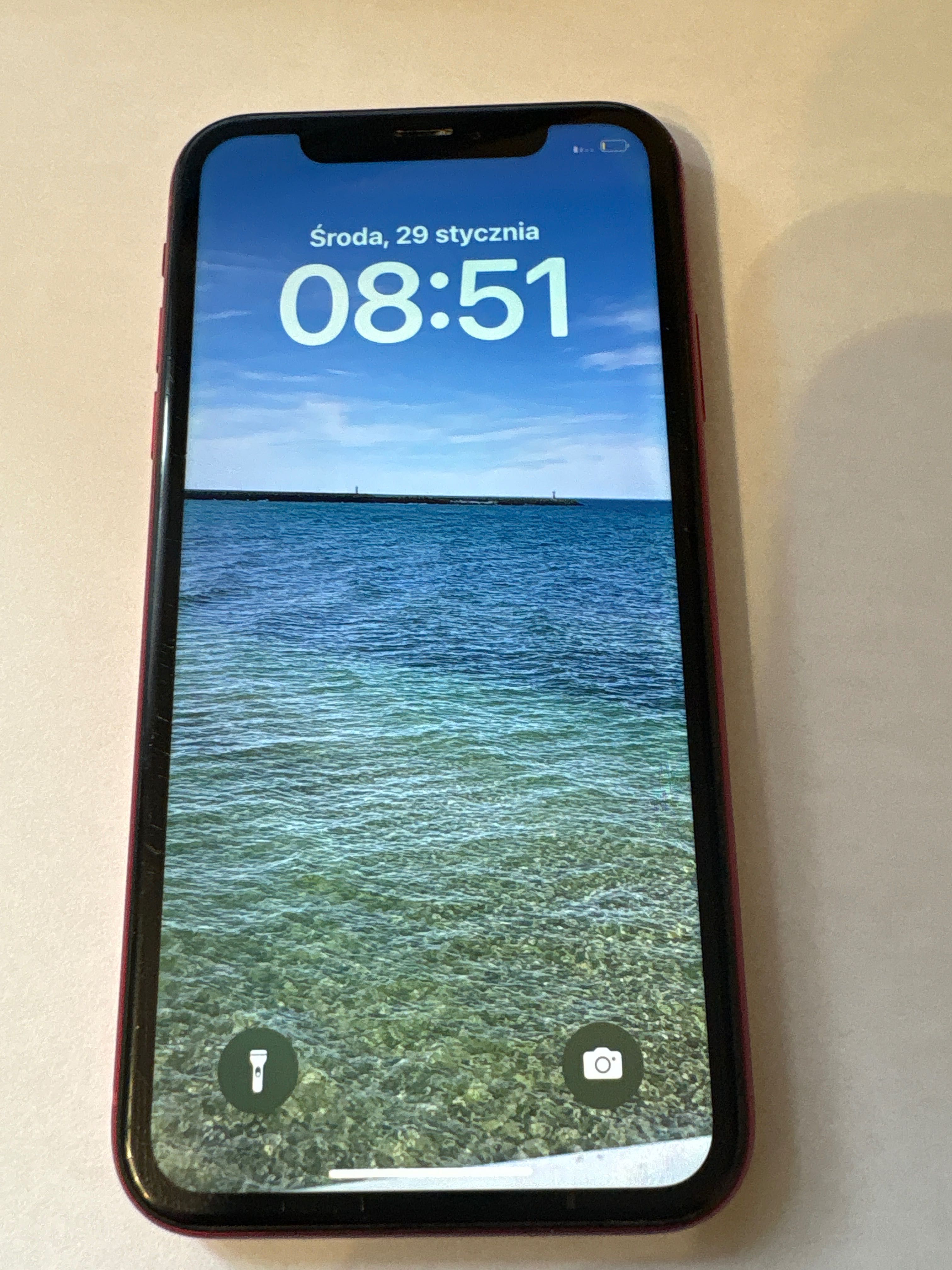 iPhone XR :gratis słuchawki nowe i etiu