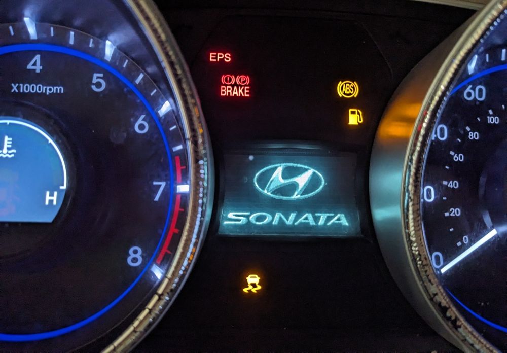 Приборная панель Hyundai sonata