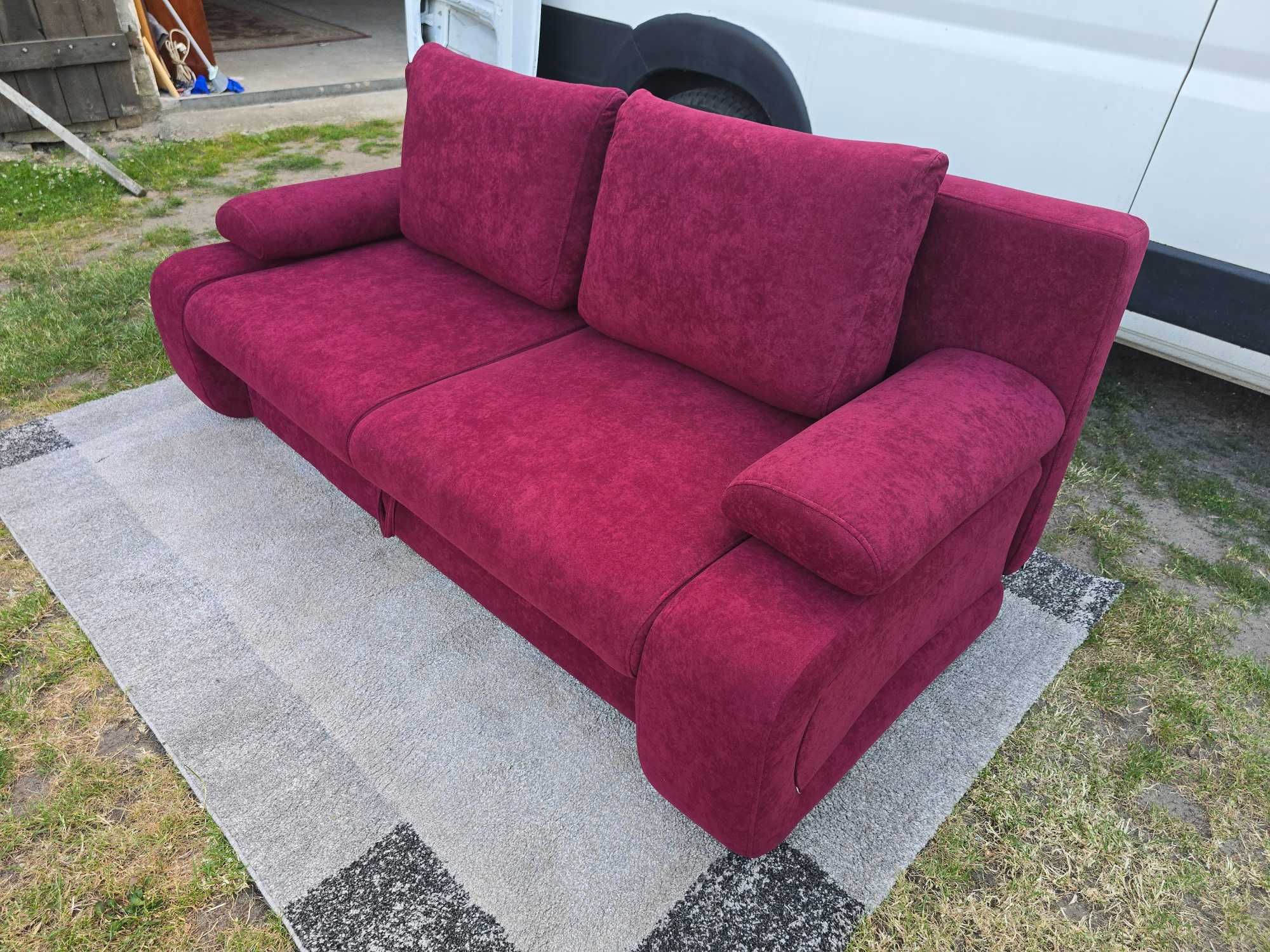 Sofa z funkcją spania i pojemnikiem na pościel