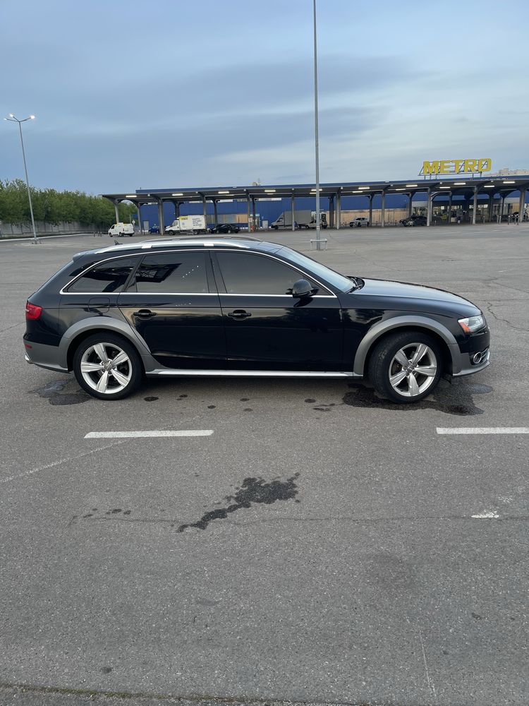 Audi a4 allroad 2012