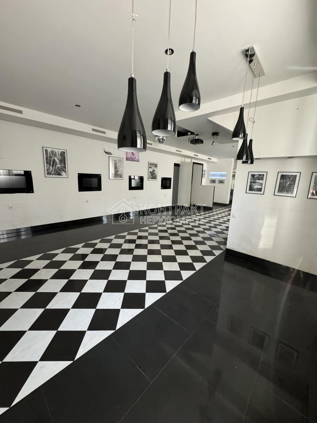 Продається затишний сімейний Lounge Bar в центрі Харкова!