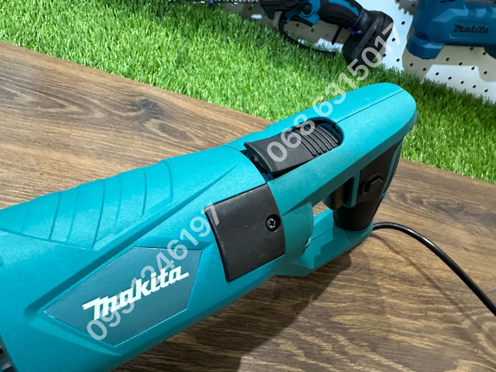 Сабельная пила Makita MKT12C сетевая с поворотной ручкой пилка 22 мм