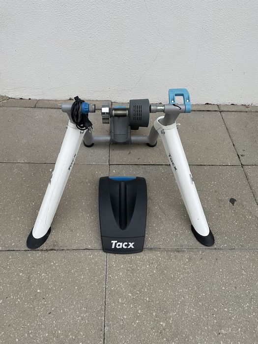 Rolo treino TACX Flow interativo (Bluetooth/Ant+)