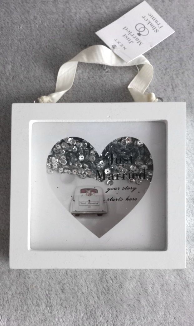 Ramka na zdjęcie pary młodej, prezent ślubny. Just Married.