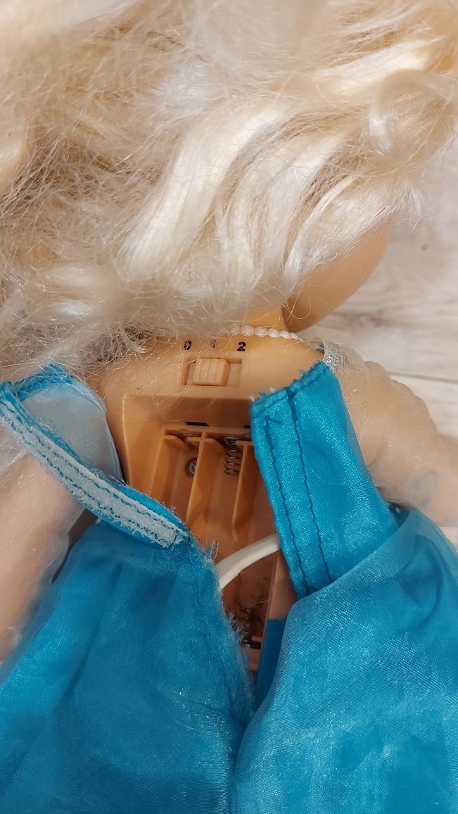 Zabawka lalka Elza kraina Lodu Disney 34 cm na baterię