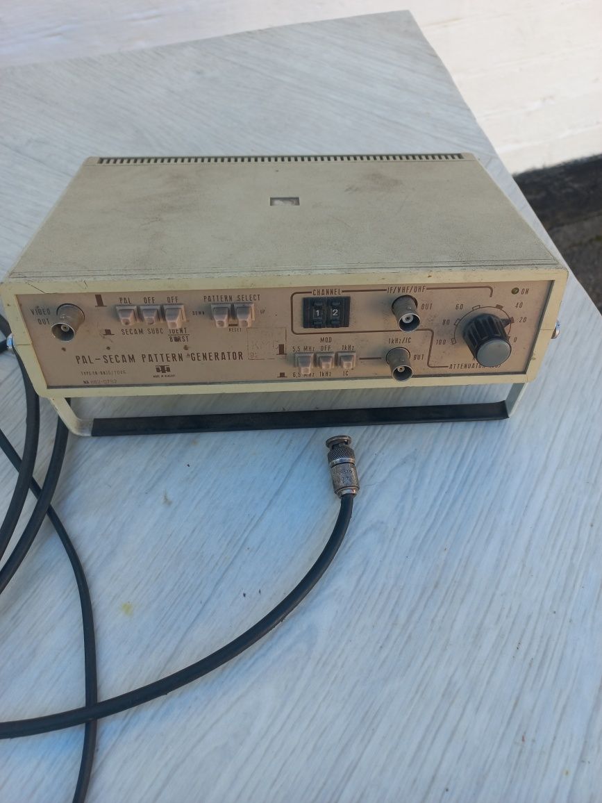 Генератор сигналов PAL-SECAM TR-0836/T046