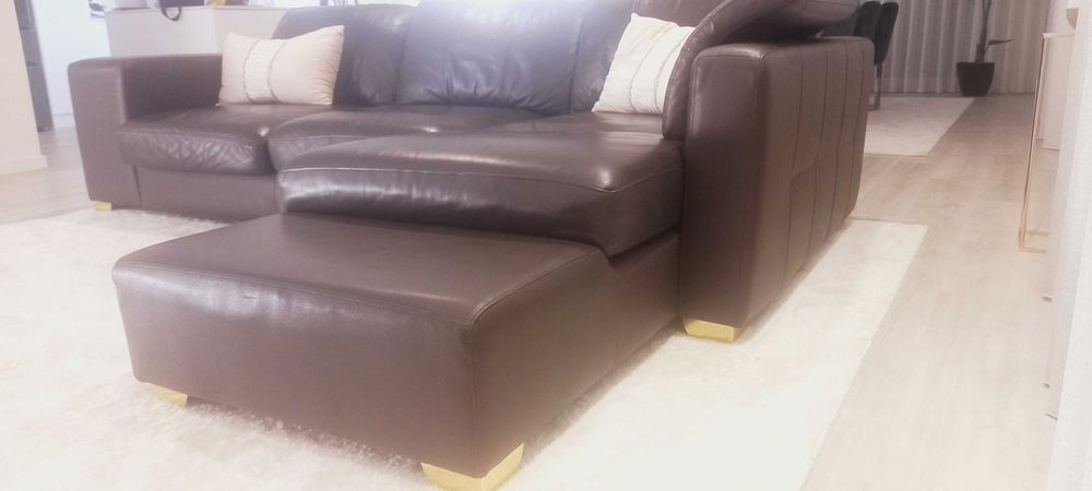 Sofá com chaise long