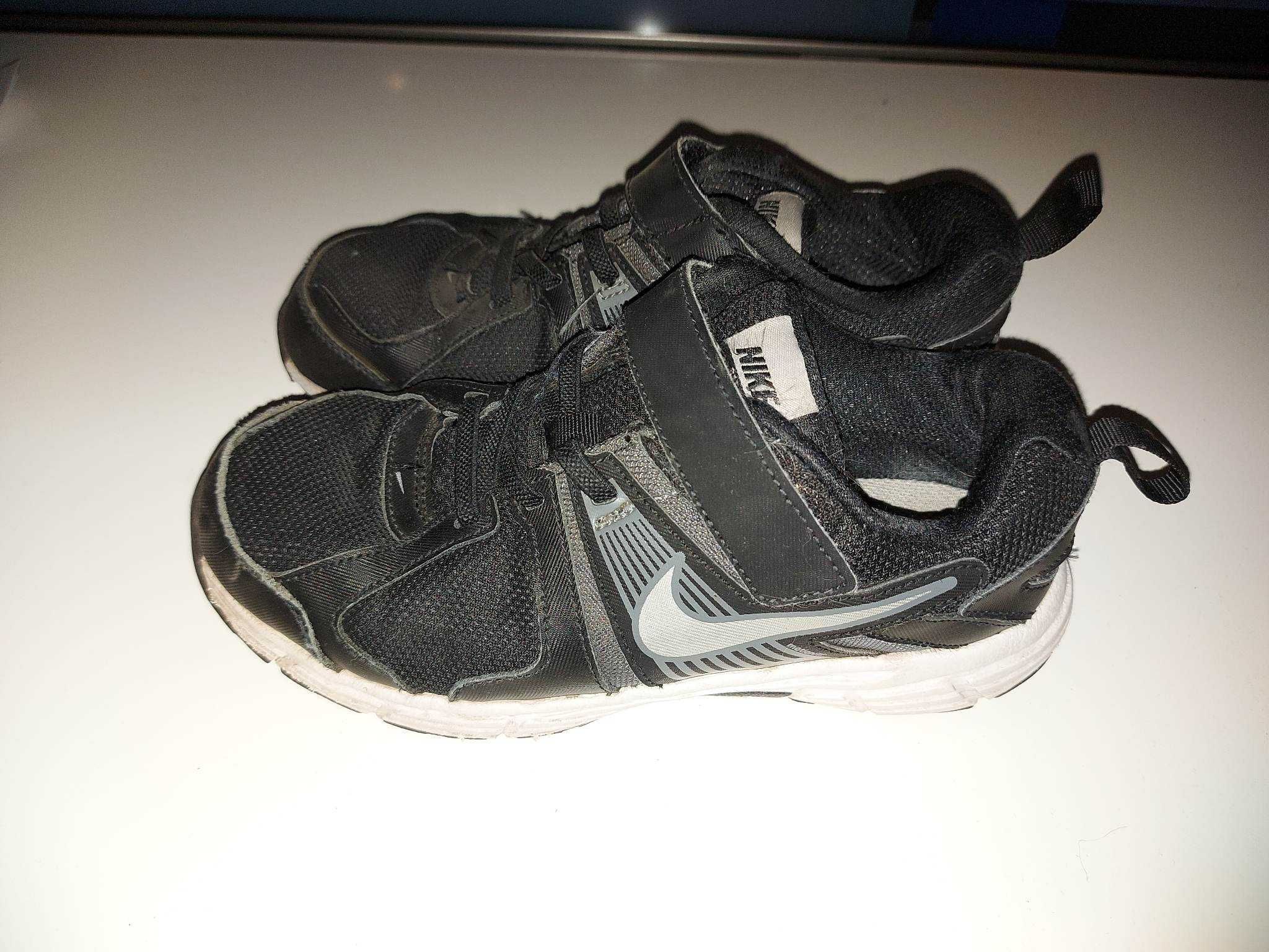 NIKE buty na rzepy chłopięce czarne rozmiar 34