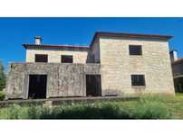 Moradia T5 para reconstruir