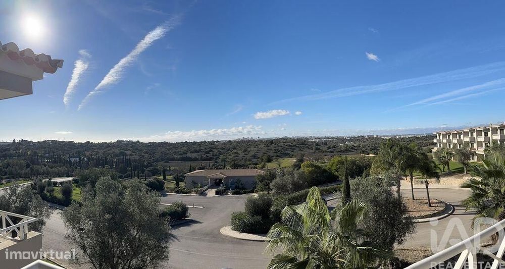 Apartamento em Estômbar e Parchal de 59,00 m2